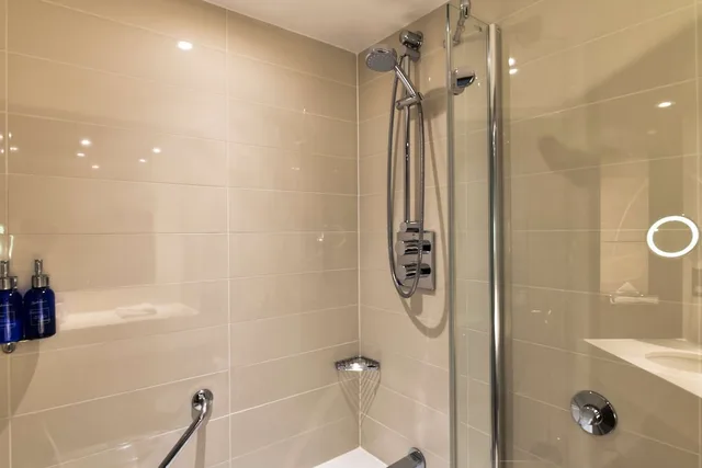 جناح جونيور بسرير كينج، Radisson Blu Hotel, Edinburgh City Centre 5/10