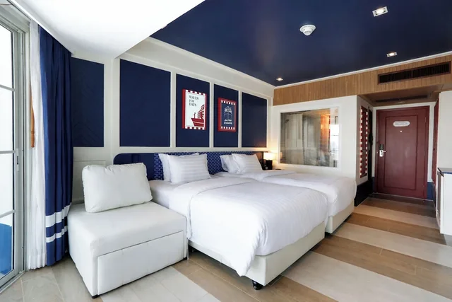 Cruise, Cabin, Twin Beds, Partial Sea View، The Cruise Hotel 3/7