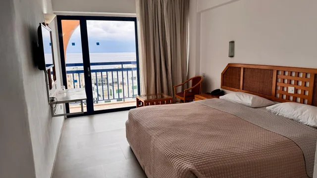غرفة مفردة بإطلالة على البحر، Navarria Hotel 3/11