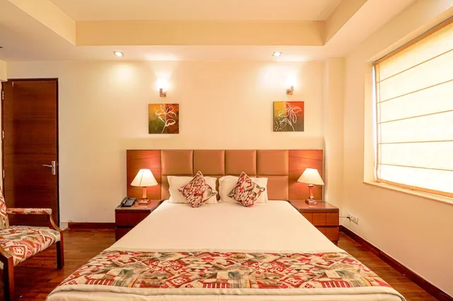 استوديو بسرير كينج، Ahuja Residency Sector 44 Noida 5/7