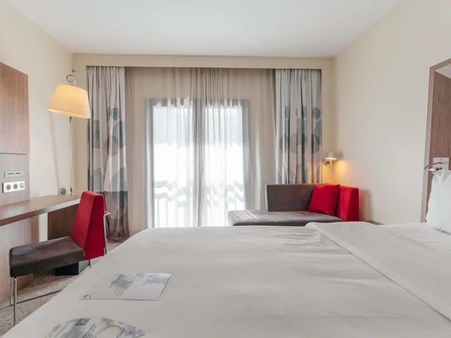 غرفة سوبيريور بسرير كوين، Novotel Istanbul Bosphorus Hotel 6/10
