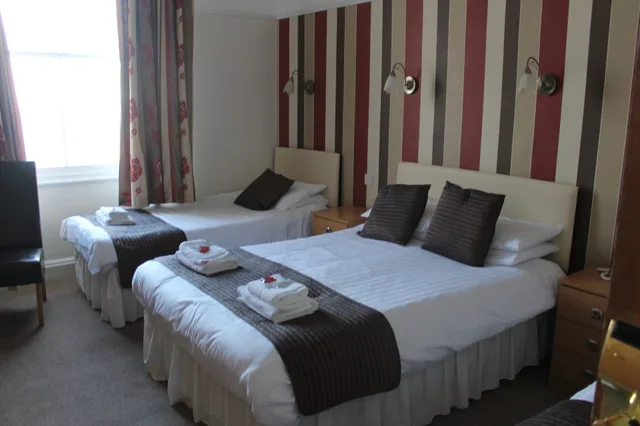 Family, 1 Double and 1 Single Bed, Chatsworth House Hotel 2/2