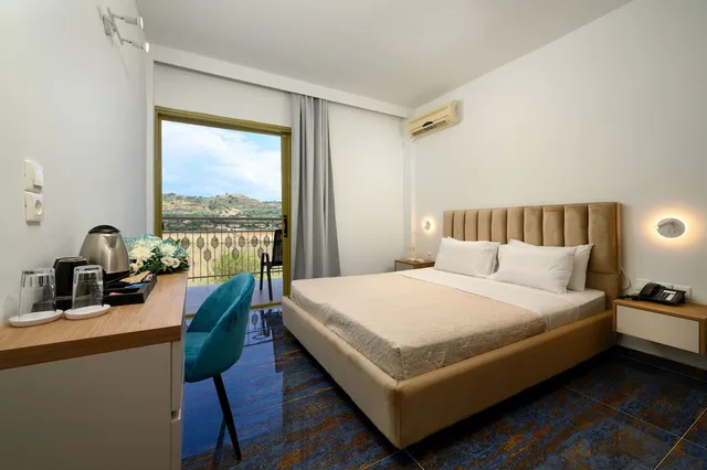 Room, King Bed, Garden View, Preveza Beach 1/3