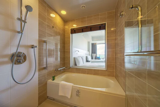 Guest Room, Twin Beds, Garden View, Hilton Okinawa Chatan Resort 5/5
