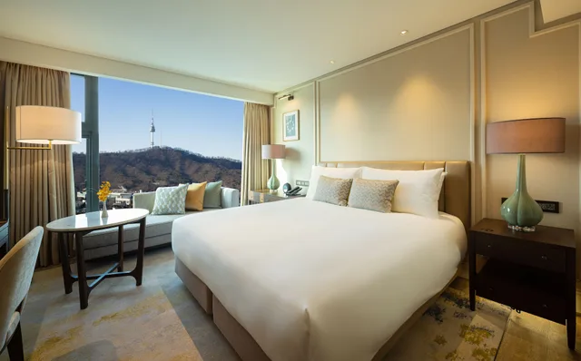 غرفة بريميوم بسرير كينج، The Ambassador Seoul - A Pullman Hotel 2/6
