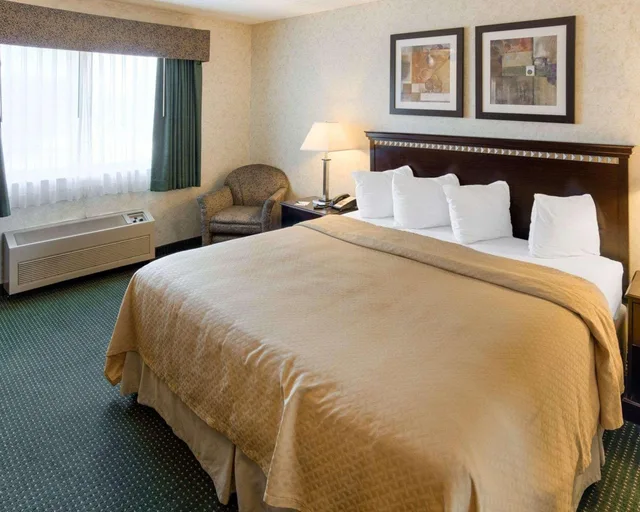 غرفة بسرير كينج، Quality Inn Near Northtown Mall & National Sports Center 1/2