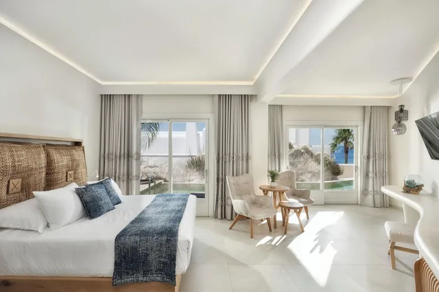 جناح حصري بإطلالة جزئية على البحر بمسبح خاص، Anax Resort and Spa 1/4