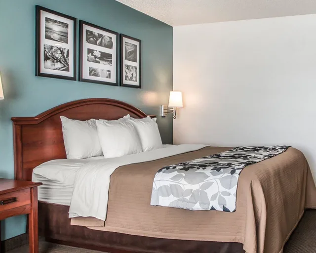 Standard, 2 Queen Beds, Sleep Inn & Suites Mount Vernon 2/2