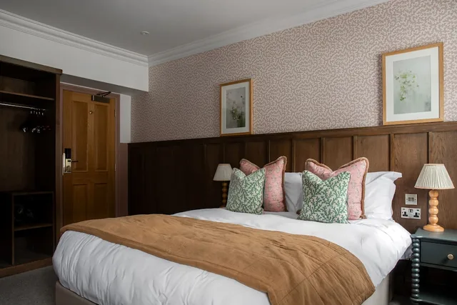 غرفة ديلوكس بسرير مزدوج، Worplesdon Place Hotel 1/3