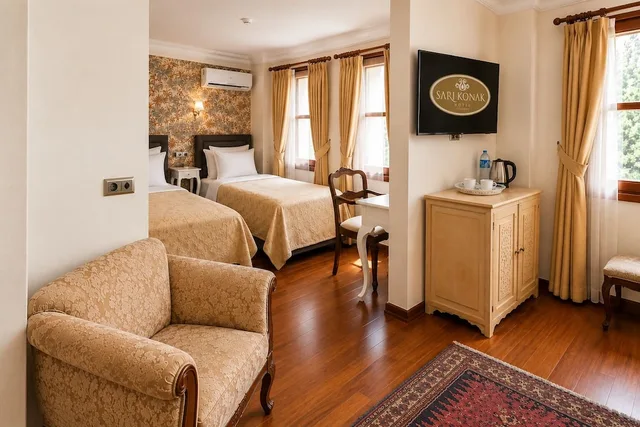 غرفة عائلية رباعية بسريرين كوين، Hotel Sari Konak 7/10