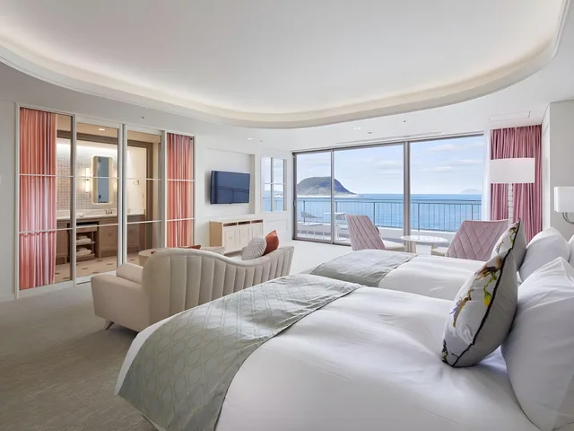 غرفة فاخرة ثلاثية بإطلالة على البحر بـ3 غرف نوم، KARATSU SEASIDE HOTEL 1/2