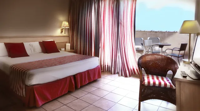 غرفة سوبيريور بسرير مزدوج بشرفة، Luna Club Yoga & Spa Hotel 3/4
