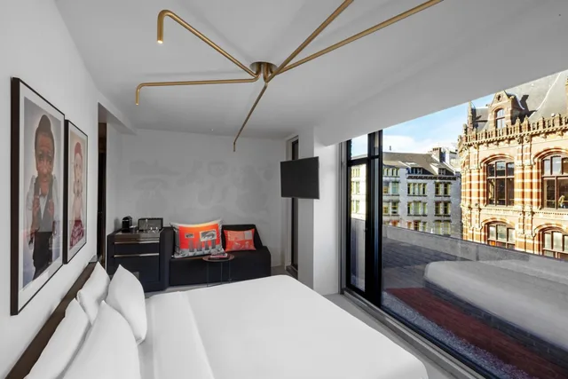 Exchange, Guest Room, Deluxe, King Bed, City View، W Amsterdam 1/6