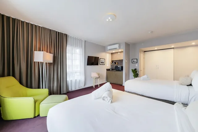 غرفة ديلوكس بسريرين مزدوجين بمطبخ صغير، The L Hotel 1/5