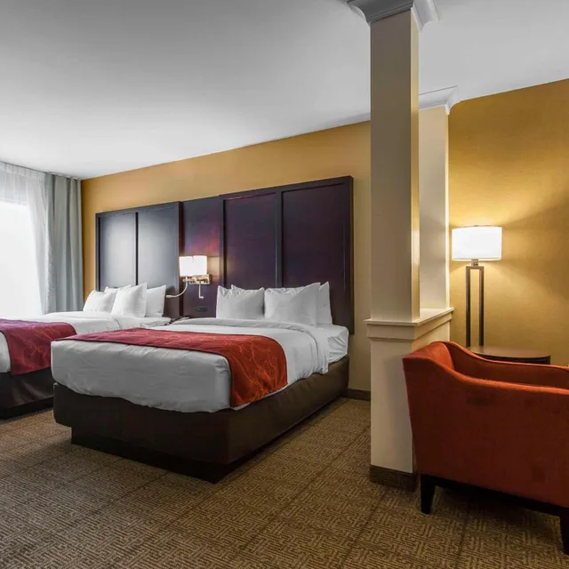 جناح بسرير كوين، Comfort Suites Youngstown North 2/5