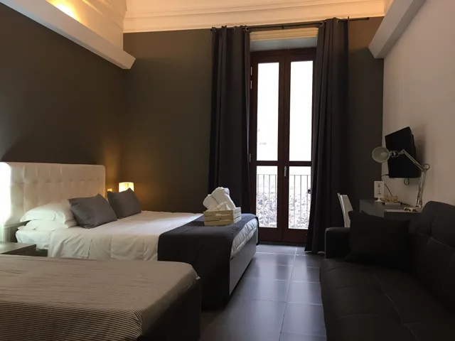 غرفة قياسية ثلاثية بسرير كوين مع أريكة، Ottomood Ala Ovest Catania Centro 2/6
