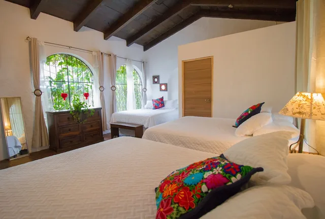 1 Bedroom, Family, 3 Queen Beds, Garden View, Garden Area، Hotel Monasterio 2/2