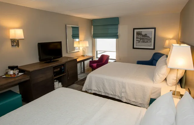 Room, 2 Queen Beds, Hampton Inn Wooster 3/4