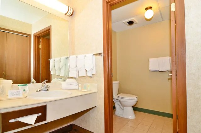 غرفة بسرير كينج، Quality Inn Homestead Park 7/7