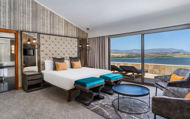 Presidential, Suite, King Bed, Lagoon View، Arabella Hotel Golf & Spa 1/2