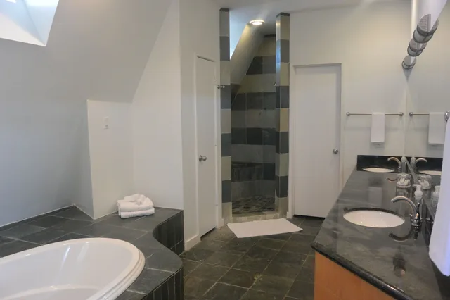 غرفة تنفيذية بسرير كينج، Modern B&B 5/5