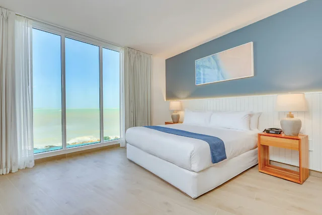 غرفة بريميوم بسرير كينج بإطلالة على البحر، Fort George Hotel And Spa 4/6