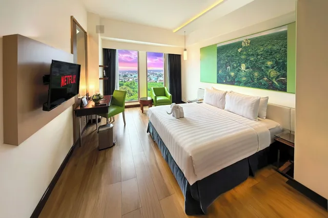 غرفة ديلوكس بسرير كوين للمدخنين، Hotel Grand Candi Semarang 3/8
