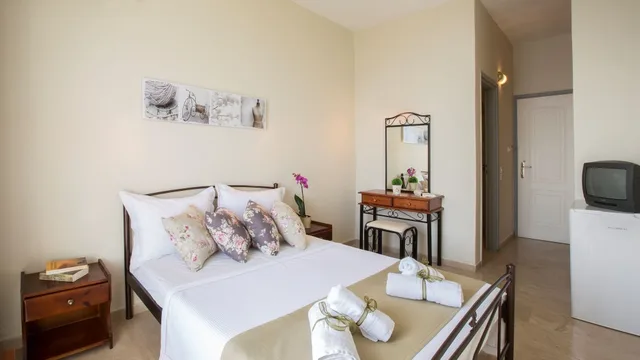 غرفة بسرير مزدوج أو سريرين منفصلين بإطلالة على الجبل، Aurora Beach Hotel 6/10