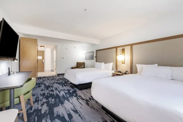غرفة بسريرين كوين لذوي الإعاقة، Fairfield Inn Suites Greensboro Coliseum Area 2/3