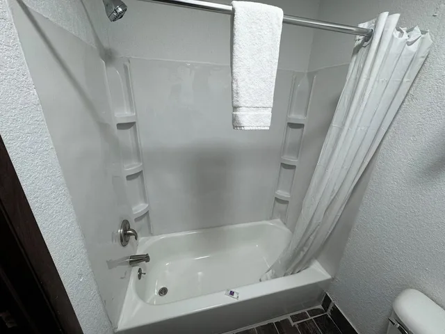 Deluxe, King Bed, Motel6 Fond Du Lac, WI 6/7