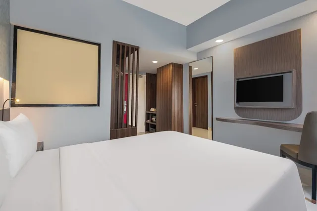 غرفة ديلوكس بسرير كوين، favehotel PGC Cililitan 2/6
