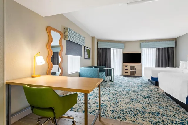 جناح استوديو بسريرين كوين بشرفة مع أريكة، Hampton Inn Suites St Petersburg Downtown 5/7