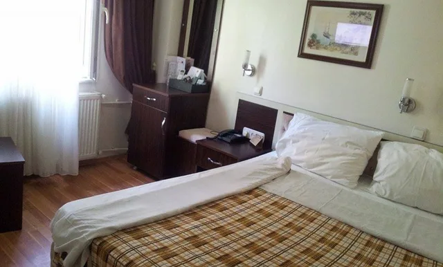 غرفة قياسية بسرير مزدوج، Grand Mark Hotel 2/3