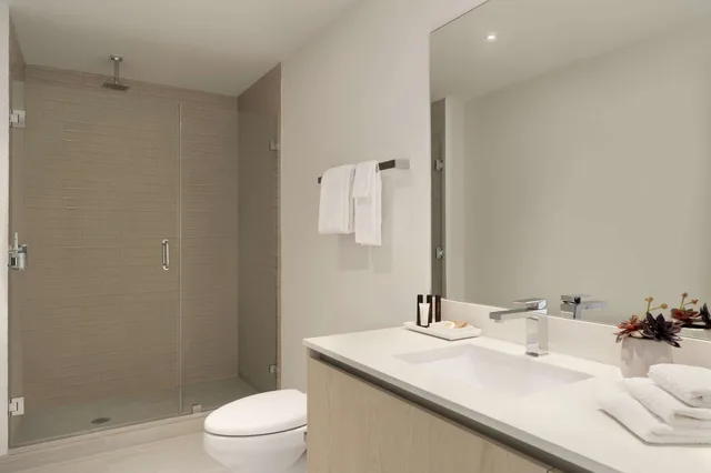 جناح بسرير كينج وسرير كوين وسريرين مزدوجين بإطلالة على المدينة، Hyde Beach House 5/6
