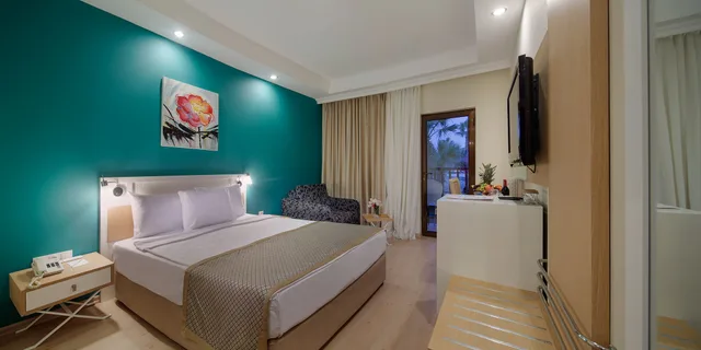 Room, Double Bed, Green Bay Resort & Spa 2/3