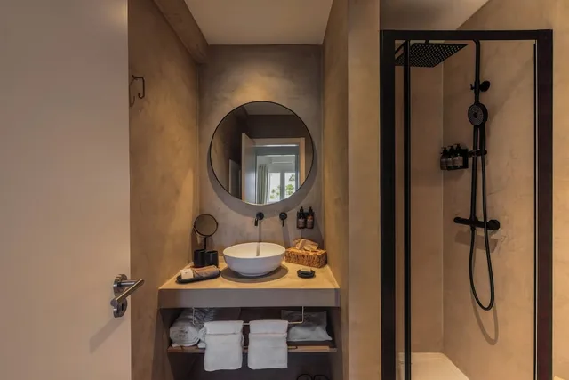 2 Bedrooms, Suite, King and Twin Beds, Pool View, Sofa, Courtyard Area، Villas D Agua 6/9