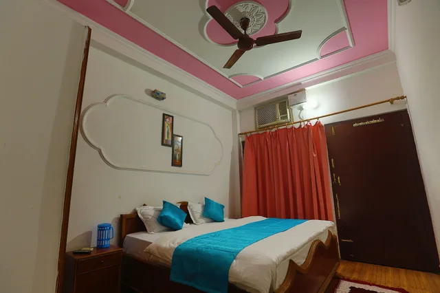 Standard, King Bed, Garden View, Raj Resort 4/10