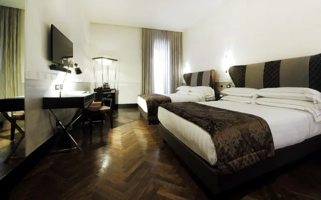 غرفة تنفيذية، Unica Suite Rome 5/8