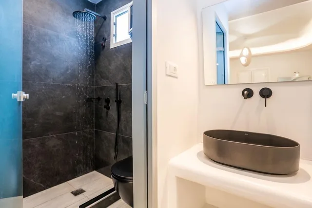 Bliss, Zen, 1 King and 1 Single Beds, Sea View, Zen Suites & Spa 2/2