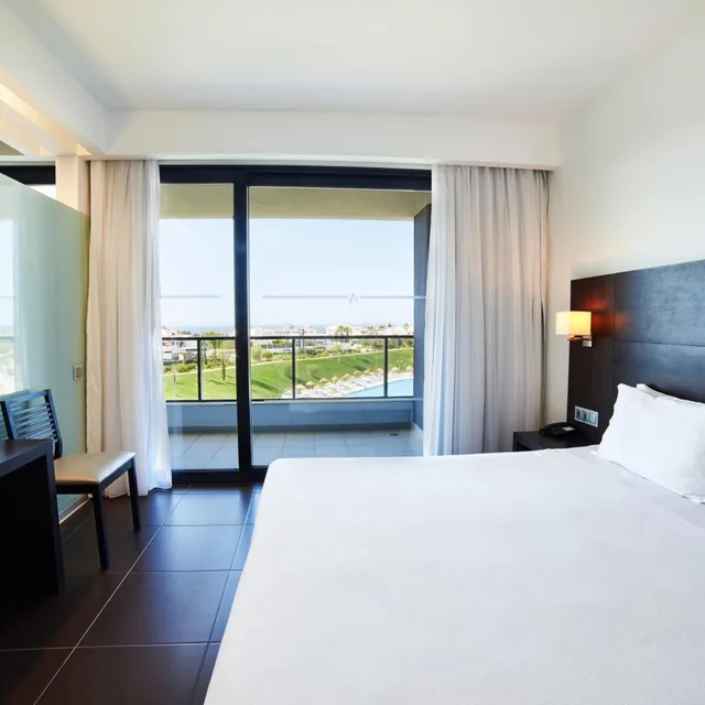 Prestige, Suite, Garden View, Side or Pool View، RR Alvor Baia Resort 2/6