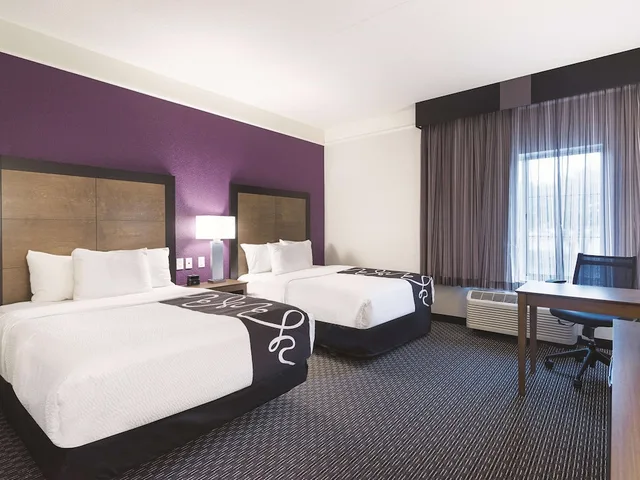 غرفة بسريرين مزدوجين لذوي الإعاقة، La Quinta Inn Suites Oklahoma City Nw Expwy 2/6