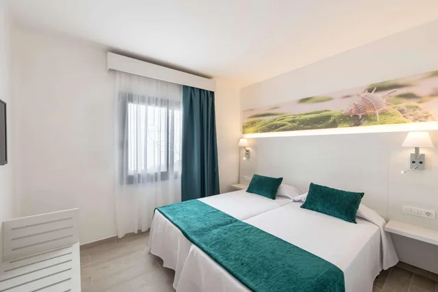 شقة سوبيريور، THB Flora 2/4