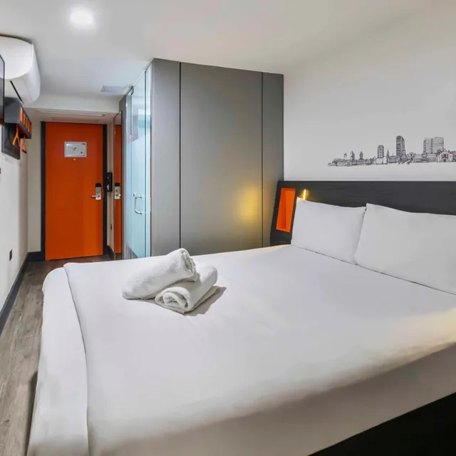 Standard, Double Bed, No Window، easyHotel Leeds City Centre 1/10