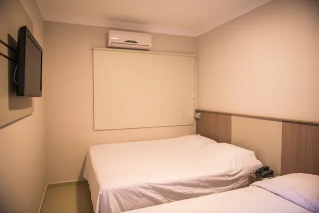 غرفة قياسية رباعية بأربعة أسرّة، Iguassu Express Hotel 1/7
