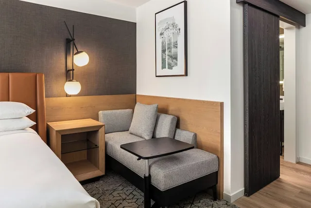 غرفة بسريرين مزدوجين لذوي الإعاقة، Sheraton Minneapolis Downtown Convention Center 3/7