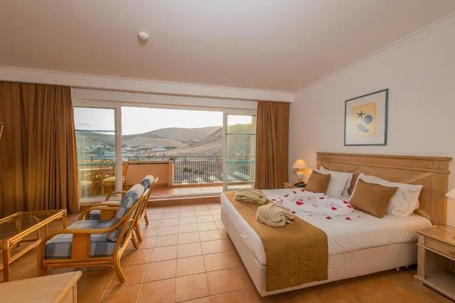 جناح، Vila Baleira Porto Santo 1/4