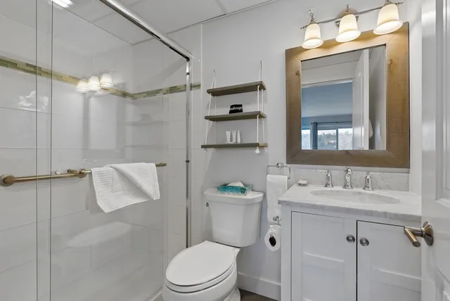 Premium, King Bed, Port Side, Water View, Nonantum Resort 3/4
