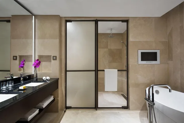 جناح تنفيذي بسرير كينج، حياة ريجينسي(Hyatt Regency Riyadh Olaya) 3/4