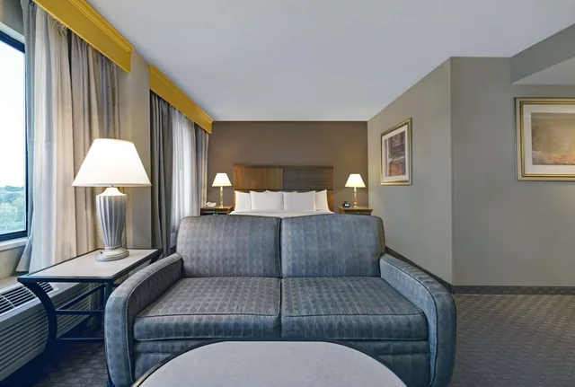 جناح جونيور بسرير كينج بجاكوزي، Doubletree By Hilton Grand Junction 3/6