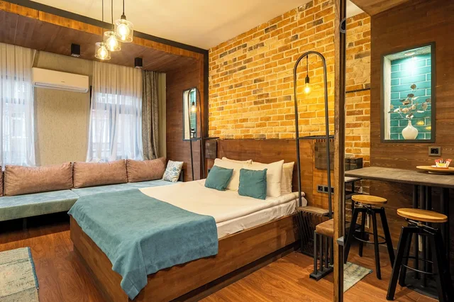 جناح تنفيذي بسرير كوين مع أريكة بحوض جاكوزي، Cube Suites 3/10